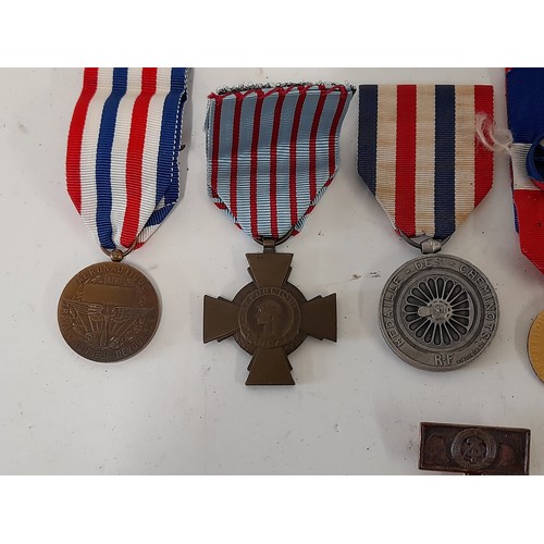 171 - 7 x WW2 Period Military Medals