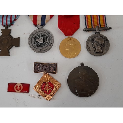 171 - 7 x WW2 Period Military Medals