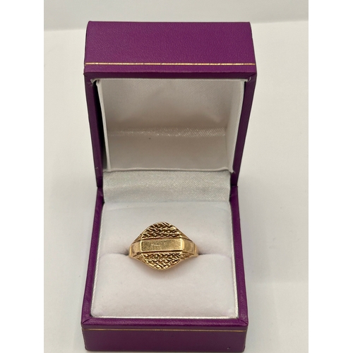 264 - 9Ct Gold Hallmarked Signet Ring. Size T, 2.86Grams.