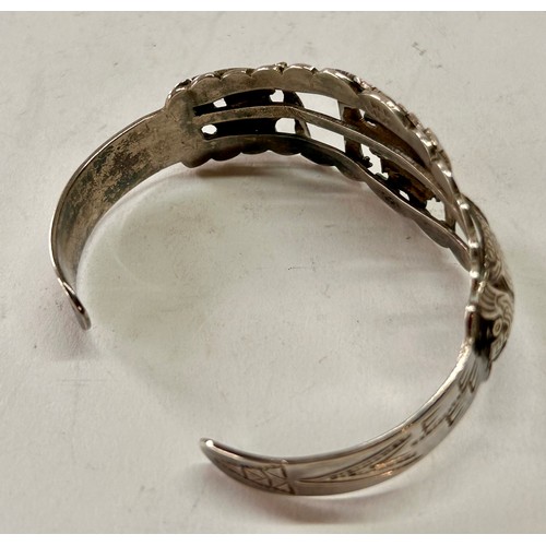 208 - Sterling Silver Stamped 925 Decorative Engraved Bracelet. 6.5cm x 4.5cm, 20.3Grams.