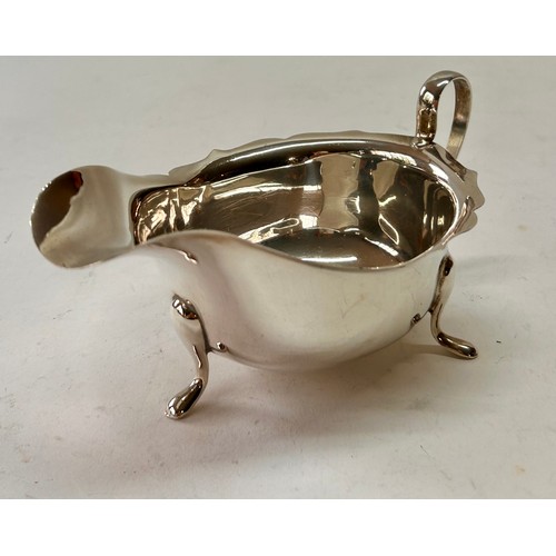 209 - Three Lion Paw Style Footed Silver Hallmarked Gravy Boat. 15cm x 9cm x 6cm, 101.4Grams.