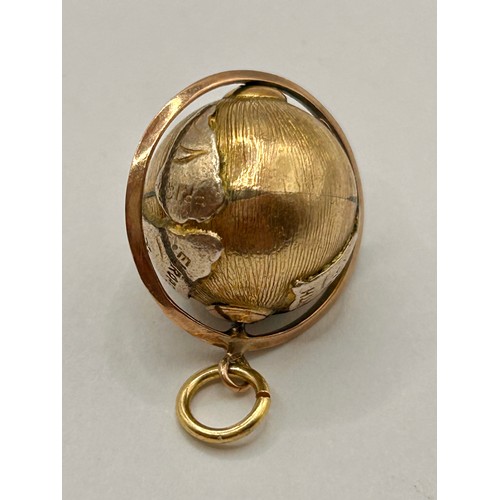 104 - 14Ct Gold Spinning Glob Pendant. 3cm, 3.75Grams.