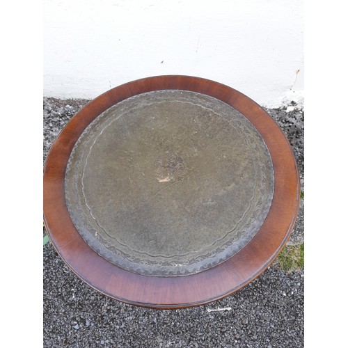 31 - Reproduction Drum Side Tale with Green Leather Skiver with 2 Drawers and 2 Dummy Drawers, 66cm high ... 