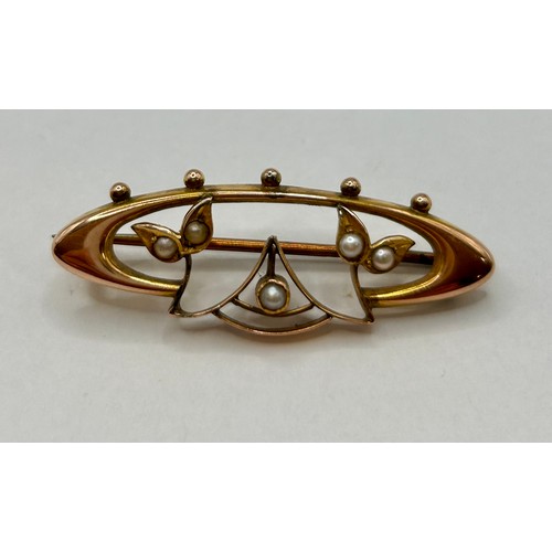 103 - 9Ct Gold Hallmarked Pearl Stone Style Set Decorative Pin Broach. 4cm, 2.41Grams.