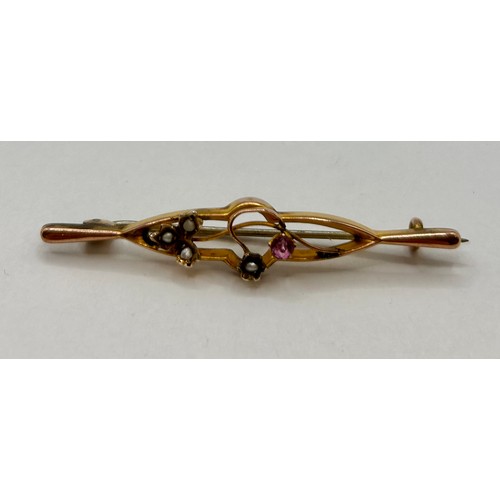 107 - Gem Stone Set 9Ct Gold Decorative Pin Broach. 5.5cm, 1.77Grams.
