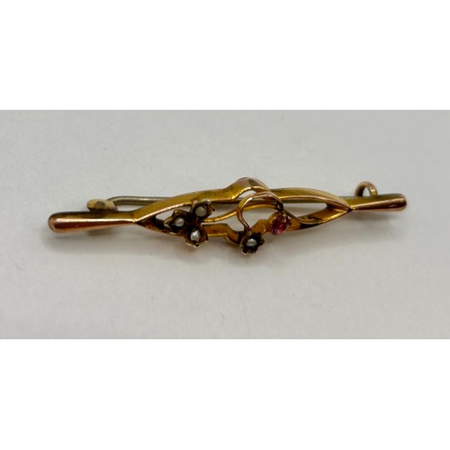 107 - Gem Stone Set 9Ct Gold Decorative Pin Broach. 5.5cm, 1.77Grams.