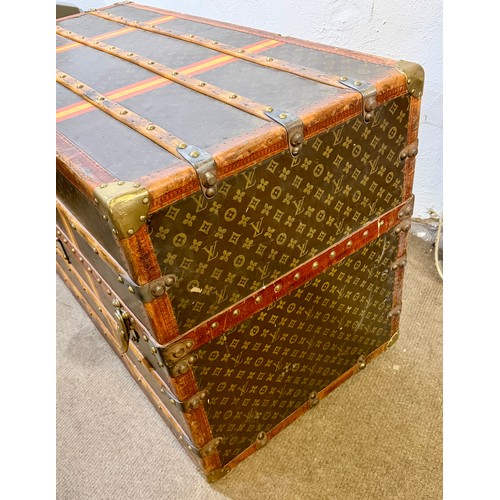 98 - A Antique Louis Vuitton Malle Armoire wardrobe and chest of drawers - trunk c.1900 - 1910. The trunk... 