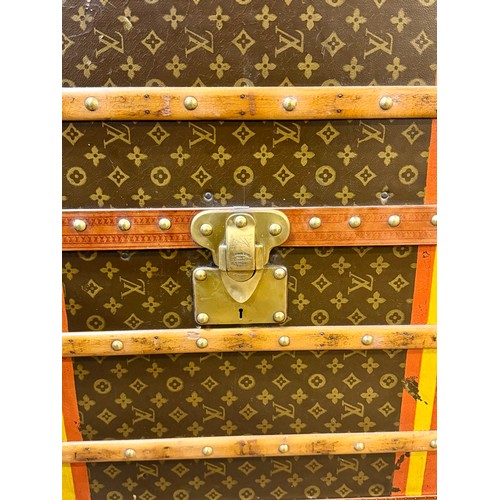 98 - A Antique Louis Vuitton Malle Armoire wardrobe and chest of drawers - trunk c.1900 - 1910. The trunk... 