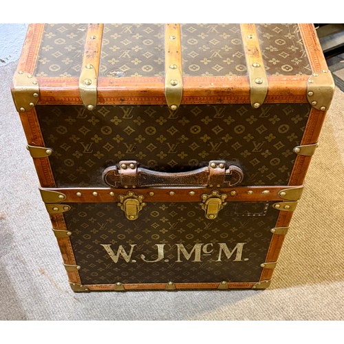 98 - A Antique Louis Vuitton Malle Armoire wardrobe and chest of drawers - trunk c.1900 - 1910. The trunk... 