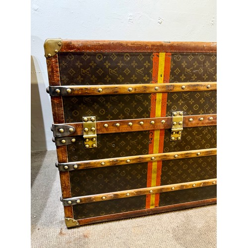 98 - A Antique Louis Vuitton Malle Armoire wardrobe and chest of drawers - trunk c.1900 - 1910. The trunk... 