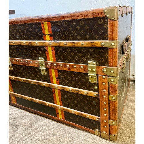 98 - A Antique Louis Vuitton Malle Armoire wardrobe and chest of drawers - trunk c.1900 - 1910. The trunk... 