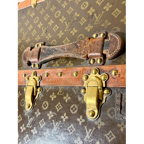 98 - A Antique Louis Vuitton Malle Armoire wardrobe and chest of drawers - trunk c.1900 - 1910. The trunk... 