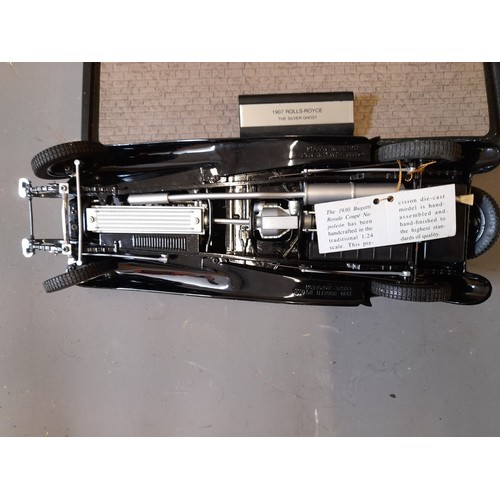 66 - Franklin Mint 1/24th Scale Model of 1907 rolls royce the silver ghost  Coup in a Display Case