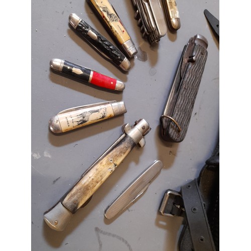 69 - 10 x Vintage Knives to include 6 Pen Knives, Multi Tool Knife and a Sheath Knife