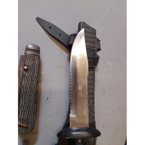 69 - 10 x Vintage Knives to include 6 Pen Knives, Multi Tool Knife and a Sheath Knife