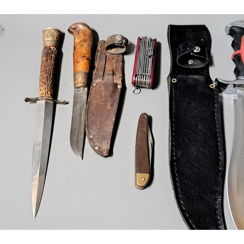 7 x Knives of various design to include Solingen