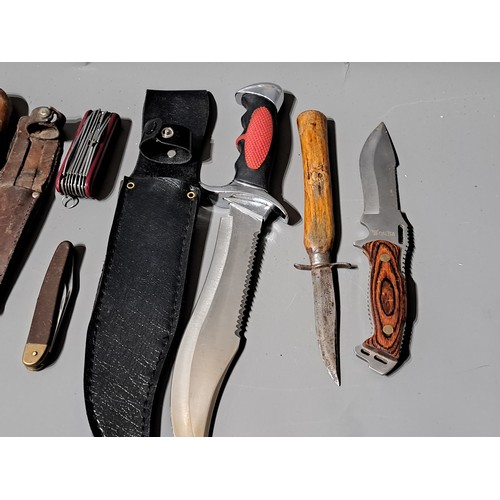 7 x Knives of various design to include Solingen