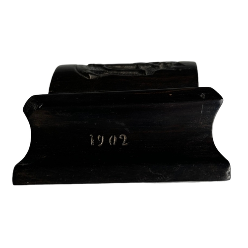 63 - Boer War Prisoner Of War Carved Ebony Box Ceylon 1902
Size 7cm x 5.7cm x 5.5cm