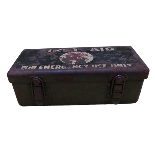 178 - WWll U.S Army First Aid Box