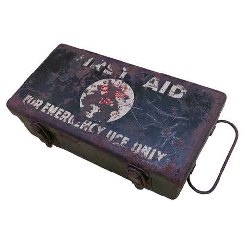 178 - WWll U.S Army First Aid Box