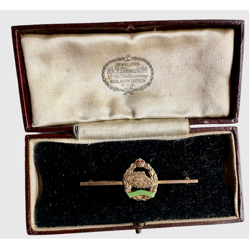 183 - 9ct Gold & Enamel Royal Tank Regiment Sweetheart Brooch 3.4g Total Weight Size 5.2cm x 1.9cm