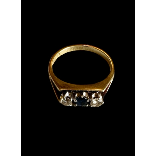 373 - 18ct Gold Diamond / Sapphire Ring
Weight 4.2g