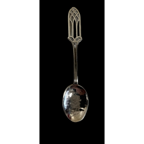 160 - Set of Arts & Crafts Silver Spoons Amy Sandheim. Box a/f.
Amy Alice Sandheim was a prominent British... 