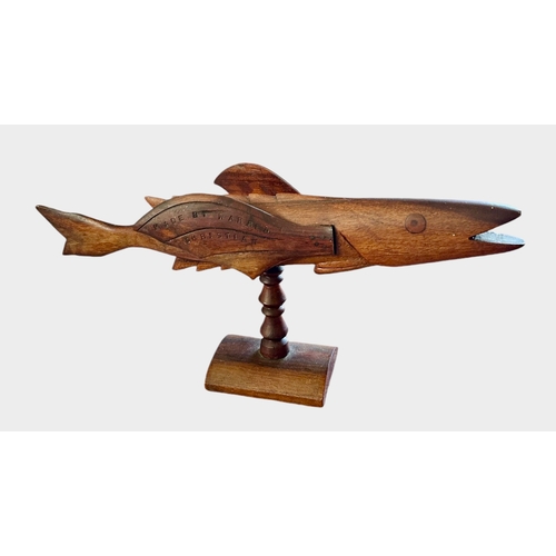 181 - A Souvenir From Pit Cairn Island Carved Wood Fish By Warren Christian Size 38.5cm x 16.4cm