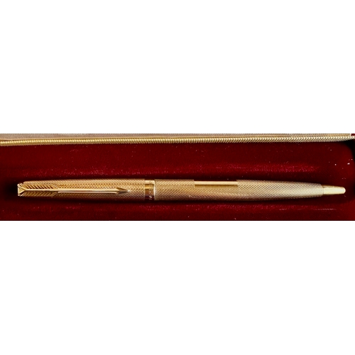 376 - 9ct Gold Parker Ballpoint Pen