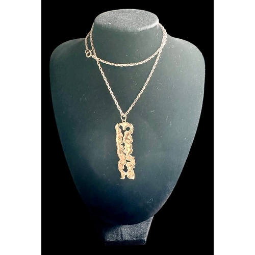 289 - 9ct Gold Pendant And Chain Weight 6.3g Length 50cm (Pendant 2.6g)