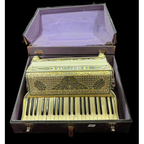 392 - Stradella De Luxe Piano Accordion