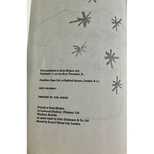 78 - Kurt Vonnegut Jr - Breakfast Of Champions UK First Edition Size 22.5cm x 14.5cm x 2.7cm