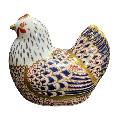 117 - A Royal Crown Derby Paperweight Farmyard Hen Gold Stopper