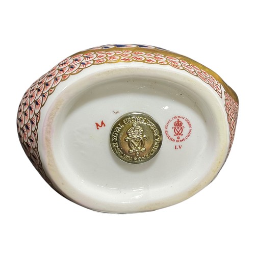 117 - A Royal Crown Derby Paperweight Farmyard Hen Gold Stopper