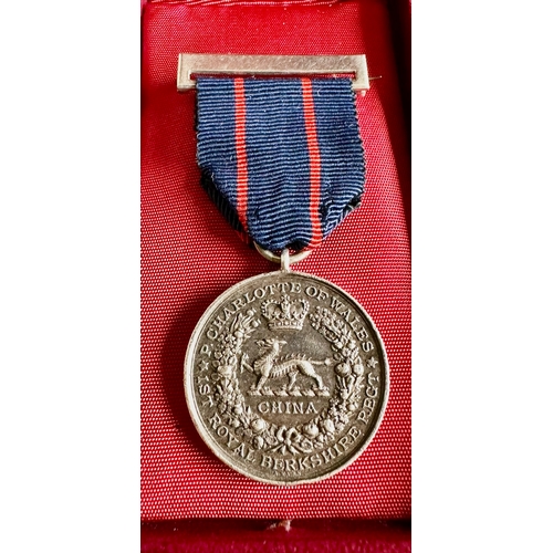 134 - Silver 1st Royal Berkshire Regiment Founders Medal 1894 Size 6.9cm x 3cm