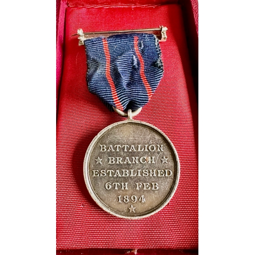 134 - Silver 1st Royal Berkshire Regiment Founders Medal 1894 Size 6.9cm x 3cm