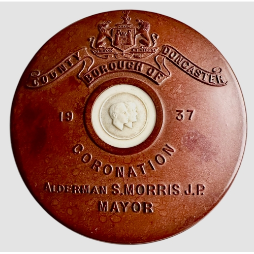 203 - Bakelite Dish 1937 Coronation County Borough Of Doncaster. Alderman S Morris J P Mayor Size 11.3cm x... 