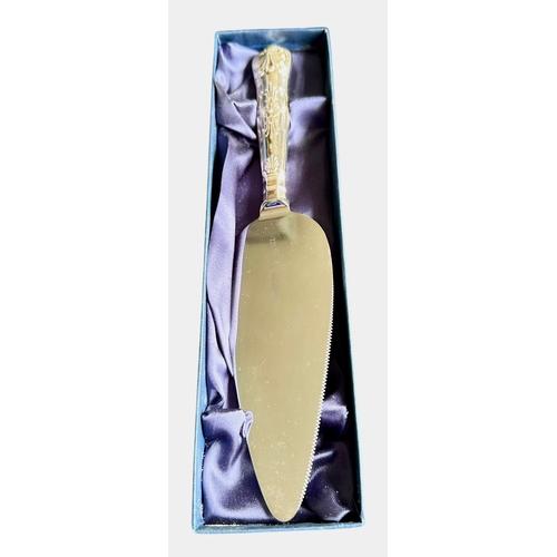 240 - Boxed Silver Handled Kings Pattern Cake Server Size 25.5cm x 5.5cm