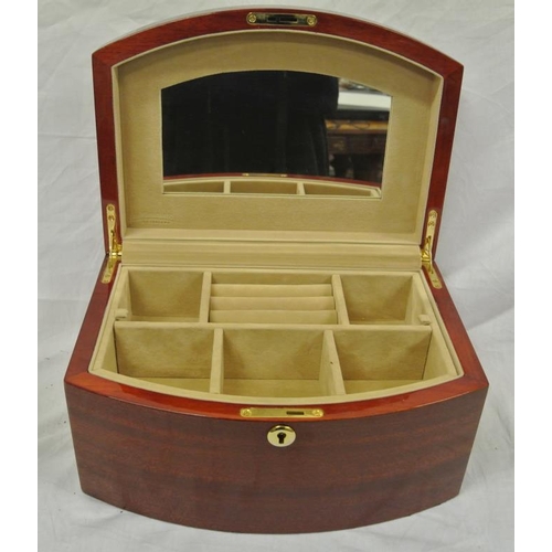 38 - Mahogany vanity case with mirrored lid and fitted interior