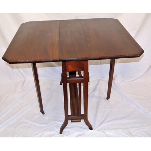 91 - Edwardian mahogany Sutherland table with drop leaves, pull-out gateleg supports, on shaped legs with... 