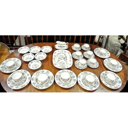 47 - 49 piece Fransiscan Staffordshire dinner service with foliate decoration