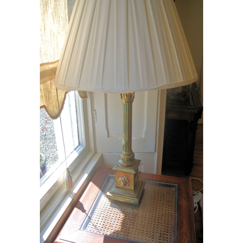 252 - Pair of ornate electric table lamps with Corinthian columns, lionmask mounts, on stepped bases