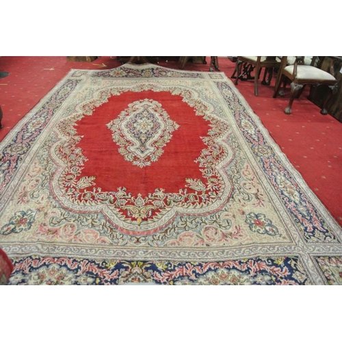 158 - Large red ground Iranian Kerman carpet with foliate pattern 420 x 274cm