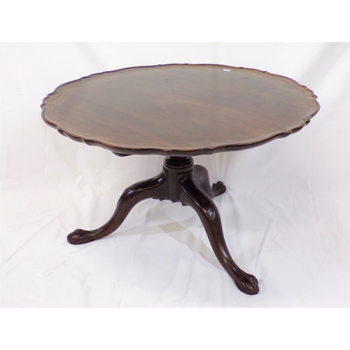 104 - Victorian mahogany round coffee or occasional table with piecrust border, turned column, on foliate ... 