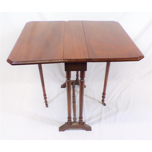 114 - Victorian mahogany Pembroke table with drop leaves, pull-out gateleg supports, turned columns and st... 