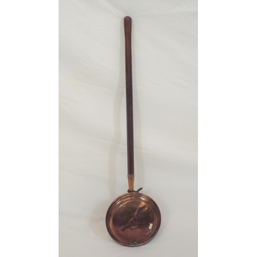 118 - Victorian copper round bed warmer with turned handle