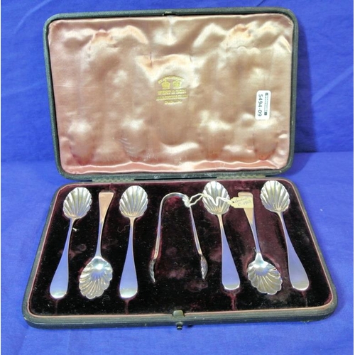 101 - Set of six London silver coffee spoons with shell shaped bowls, dated 1902, in presentation case