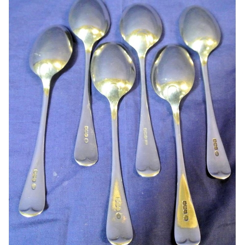 105 - Set of six Sheffield silver tablespoons, dated 1925, 287g