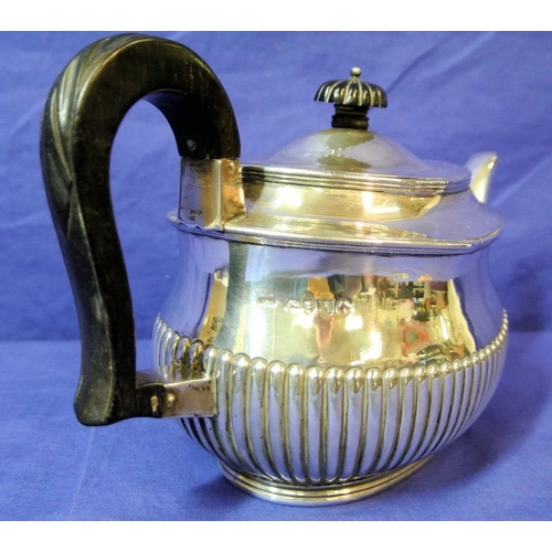 118 - Victorian London silver oval teapot with lower body reeding, shaped handle and spout, on oval base, ... 