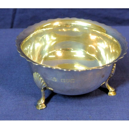 132 - London silver small sugar or sweetmeat bowl with wavy rim, shell knuckles and cast pad feet, dated 1... 